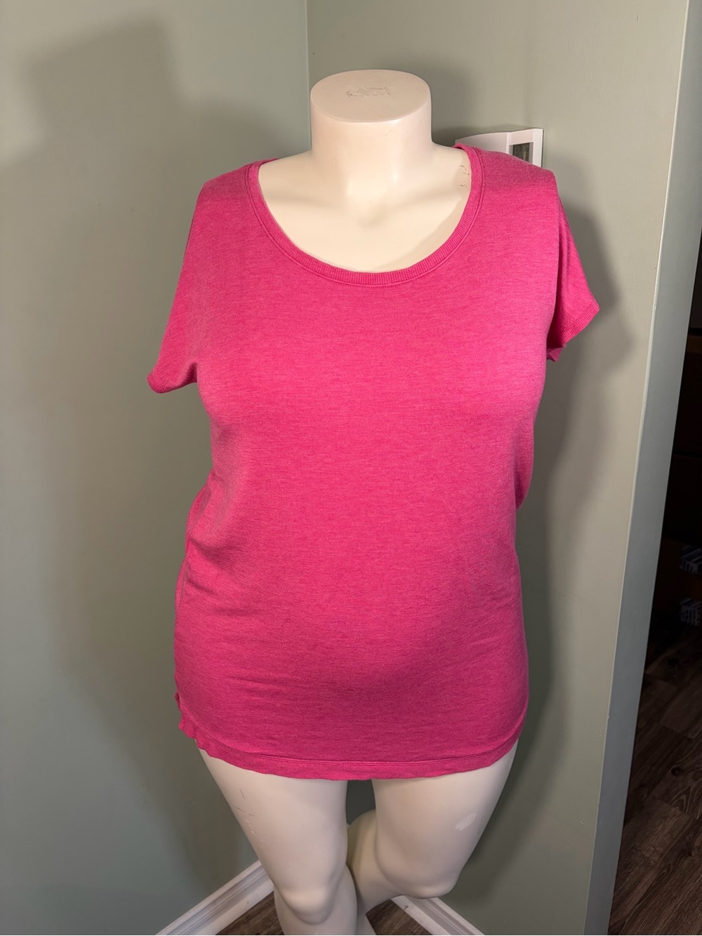 94. Hyba Women’s Scoop Neck Tunic in Hot Pink